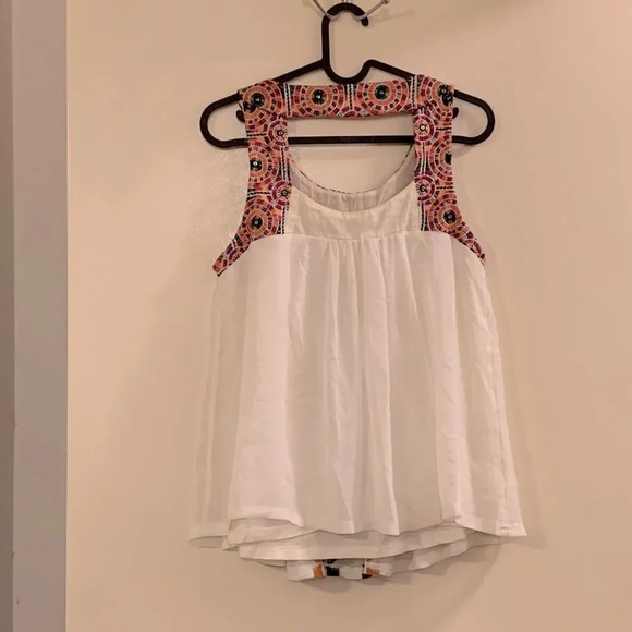 AKEMI + KIN by ANTHROPOLOGIE Siargao Embroidered Tank in Ivory - Picture 4 of 12